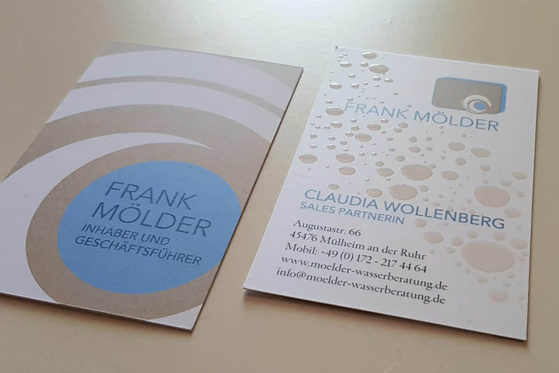 moll-real-werbeagentur-Visitenkarte mit Wassertropfen moll-real-werbeagentur-Visitenkarte mit Wassertropfen
